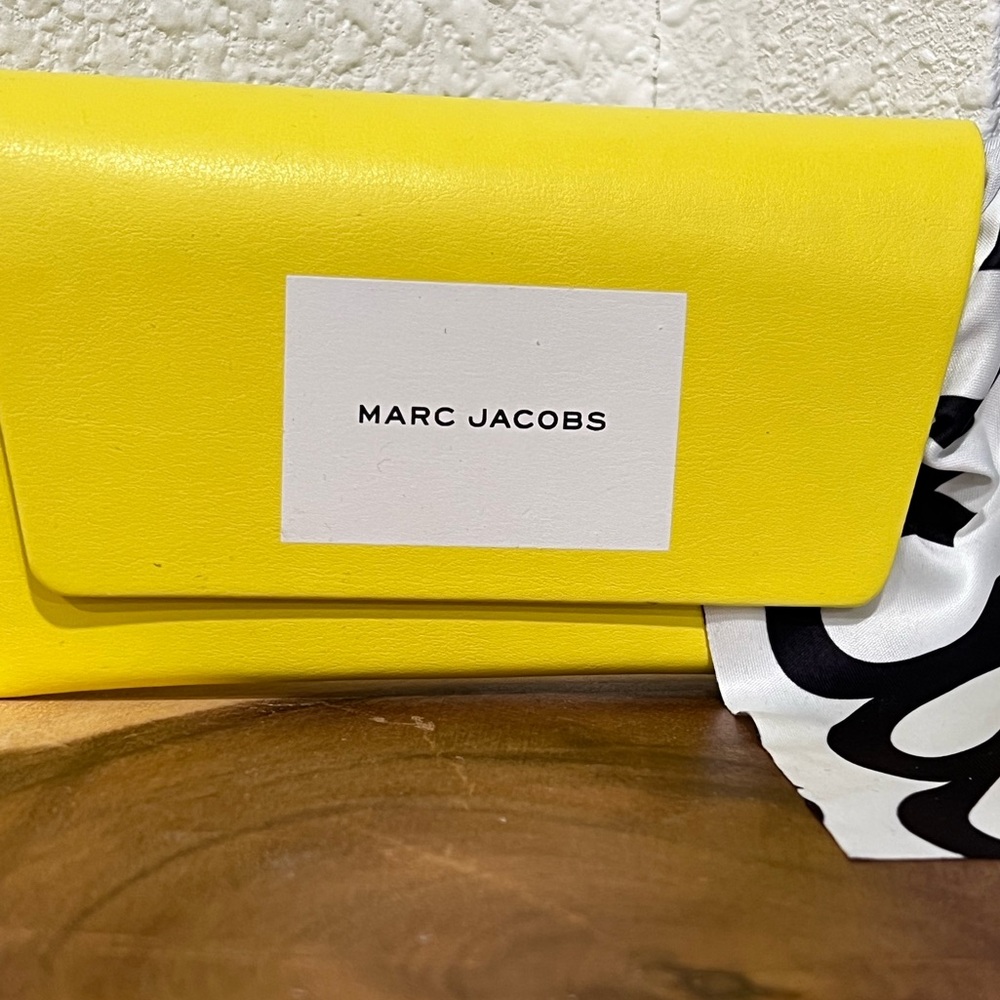 Marc Jacobs Glasses Case & Cloth